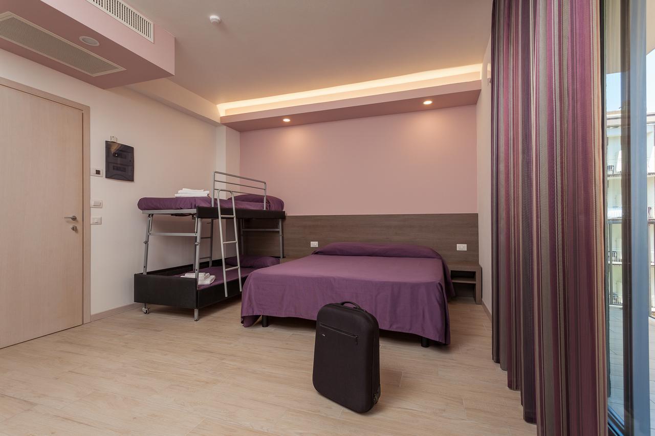 Standard Triple Room,646439895:JPEG